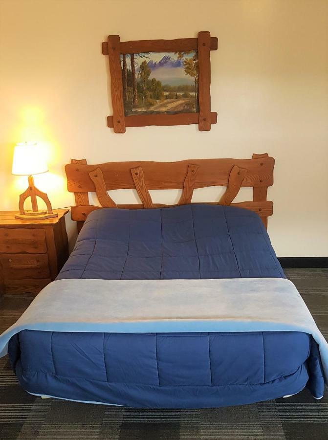 Agassiz Park Lodge - Under New Management McCreary Exteriér fotografie